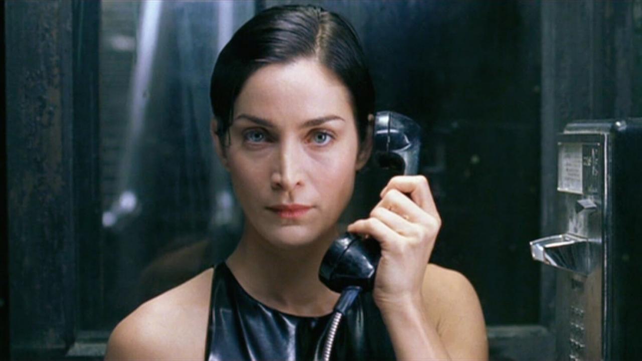 Carrie-Anne Moss 