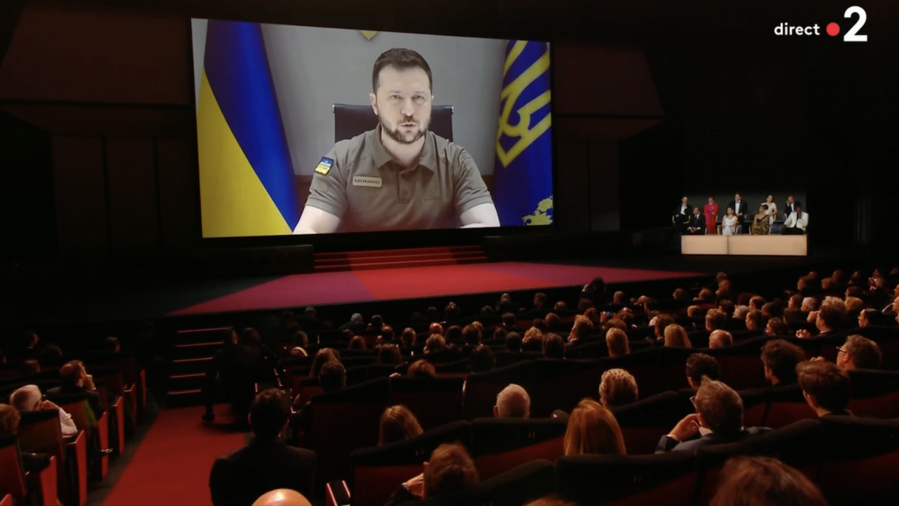 Cannes 2022 : Volodymyr Zelensky intervient en direct lors de la cérémonie d'ouverture 