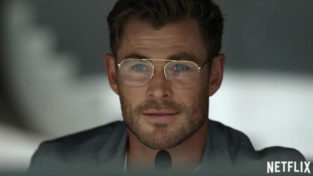 Spiderhead : Chris Hemsworth teste Miles Teller pour Netflix [bande-annonce]