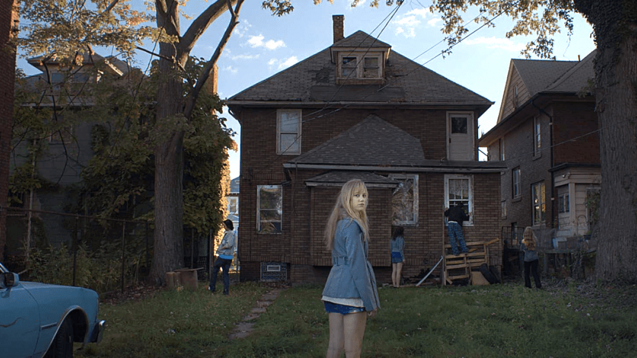 Le script de la suite d’It Follows est « incroyable », tease Maika Monroe