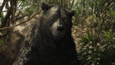 Andy Serkis réalise Mowgli (2018) et y joue aussi Baloo
