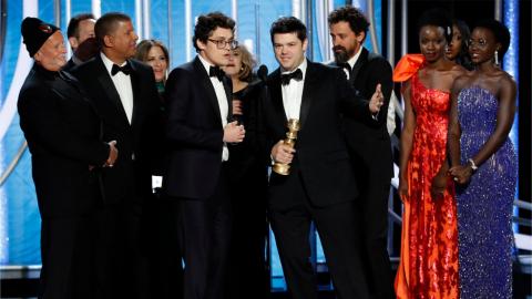Les plus belles photos des Golden Globes 2019 : l'équipe de Spider-Man New Generation (meilleur film d'animation)