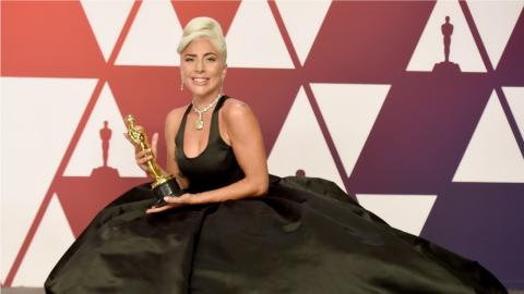 Oscars 2019 : Lady Gaga a reçu l'Oscar de la meilleure chanson originale pour "Shallow" d'A Star is Born