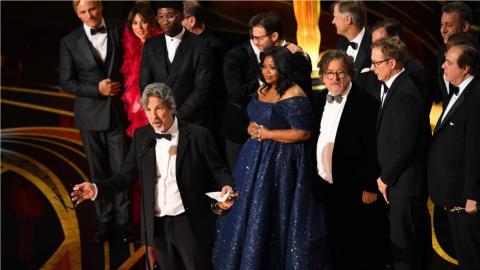 Oscars 2019 : Peter Farrelly recevant l'Oscar du meilleur film pour Green Book