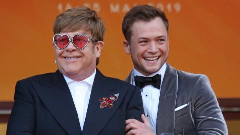 Cannes 2019 : Elton John et Taron Egerton, radieux lors de la montée des marches de Rocketman