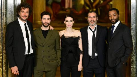 Garth Davis, Tahar Rahim, Rooney Mara, Joaquin Phoenix et Chiwetel Ejiofor à l'avant-première de Marie Madeleine, à Londresn, en février 2018