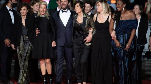 Cannes 2021 : Catherine Corsini entourée de toute son équipe pour La Fracture