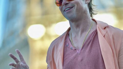 Brad Pitt a fait grimper la température à Paris pour la promo de Bullet Train 