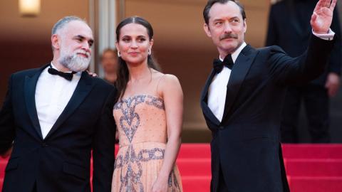 Alicia Vikander acclamée en "reine moderne" et Jude Law en Henry VIII cruel à Cannes [photos et vidéo]
