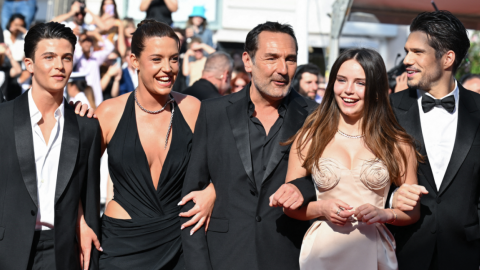 Cannes jour 10 : Le réalisateur entouré de ses quatre acteurs principaux de L'Amour ouf