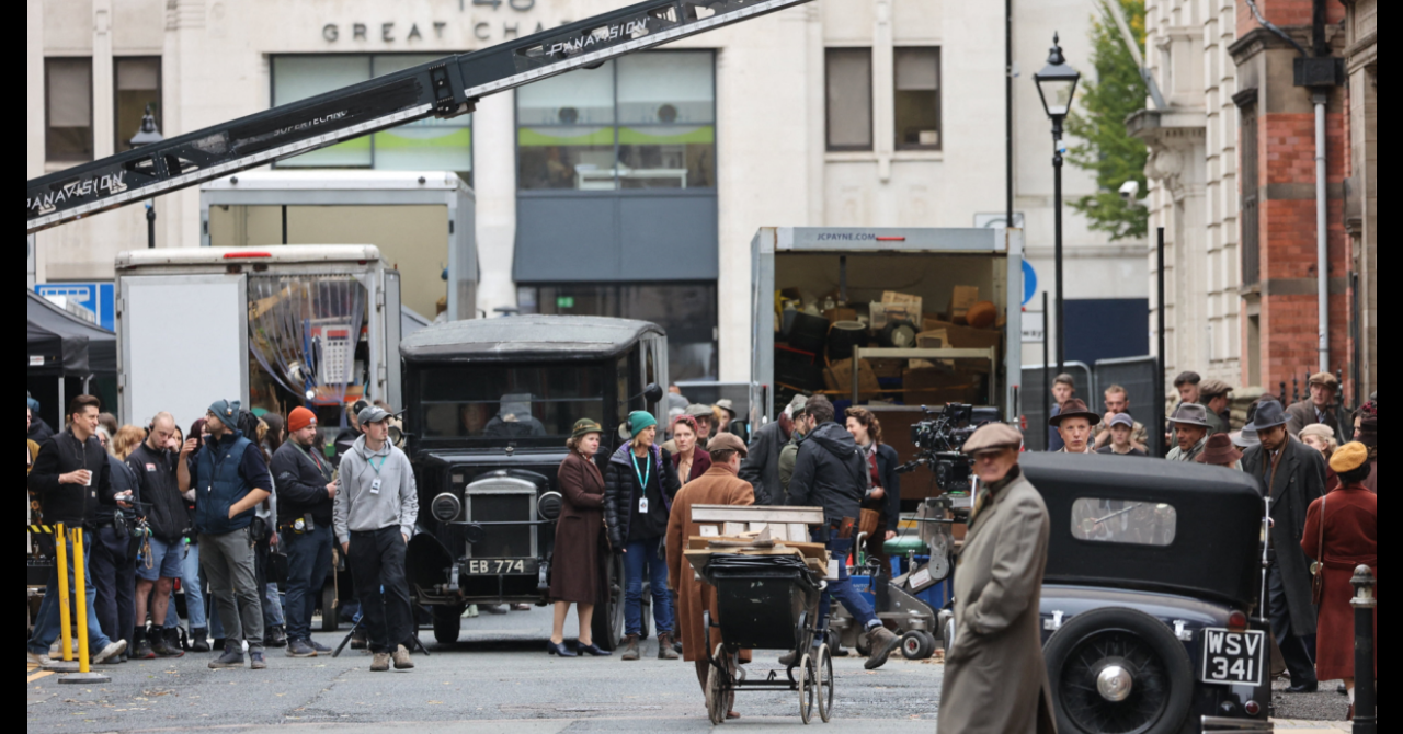 Cillian Murphy est en plein tournage du film Peaky Blinders [photos]