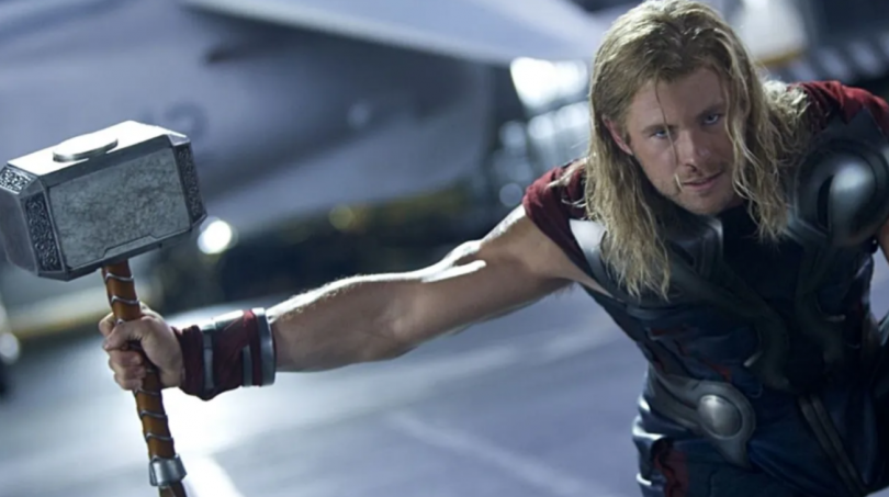 Thor : Quand Kenneth Branagh voulait changer le nom de Mjölnir, trop difficile à prononcer 